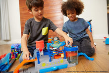 Load image into Gallery viewer, Hot Wheels FTB66 City Mega Car Wash Connectable