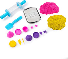 Load image into Gallery viewer, Kinetic Sand, Bake Shoppe Playset with 1lb of Kinetic Sand and 16 Tools and Molds, for Ages 3 and up