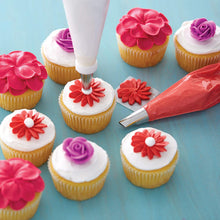 Load image into Gallery viewer, Wilton Decorating Piping Tip Set, 22 Piece