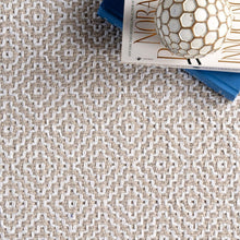 Load image into Gallery viewer, nuLOOM Lorretta Hand Loomed Area Rug