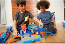 Load image into Gallery viewer, Hot Wheels FTB66 City Mega Car Wash Connectable