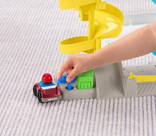 Load image into Gallery viewer, Fisher-Price Little People the Helpful Neighbor&#39;s Garage
