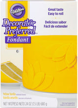 Load image into Gallery viewer, Wilton Decorator Preferred Red Fondant, 24 oz. Fondant Icing