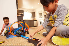 Load image into Gallery viewer, Hot Wheels Corkscrew Crash Track Set