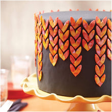 Load image into Gallery viewer, Wilton Fondant, 24 oz, Black