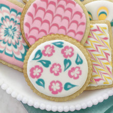 Load image into Gallery viewer, Wilton 409-7722 Cookie Flooding Decorating Kit