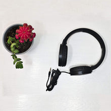 Load image into Gallery viewer, Magnavox MHP5026M Stereo Headphones with Microphone