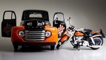 Load image into Gallery viewer, Maisto 1:24 W/B Harley Davidson 1948 Ford F1 Pick UP &amp; FLH Duo Glide 1958