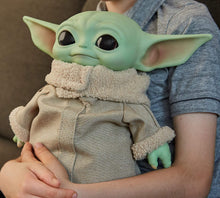 Load image into Gallery viewer, Mattel Star Wars The Child Plush Toy, 11-Inch Small Yoda-Like Soft Figure from The Mandalorian, Green