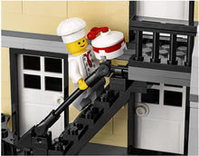 Load image into Gallery viewer, LEGO Creator Expert Assembly Square 10255 Building Kit (4002 Pieces)