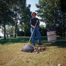 Load image into Gallery viewer, Fiskars Leaf Rake