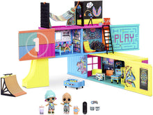 Load image into Gallery viewer, L.O.L. Surprise! Clubhouse Playset with 40+ Surprises and 2 Exclusives Dolls (569404E7C)