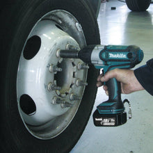 Load image into Gallery viewer, Makita XWT04S1 18V LXT Lithium-Ion Cordless 1/2" Sq. Drive Impact Wrench Kit (3.0Ah)