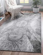 Load image into Gallery viewer, Unique Loom Traditional Vintage Round Rug