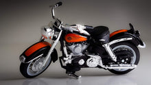 Load image into Gallery viewer, Maisto 1:24 W/B Harley Davidson 1948 Ford F1 Pick UP &amp; FLH Duo Glide 1958