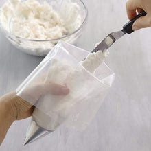 Load image into Gallery viewer, Wilton Disposable 16 Inch Decorating Bags, Pack Of 12