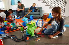 Load image into Gallery viewer, Hot Wheels Smashin&#39; Triceratops Play Set