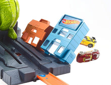 Load image into Gallery viewer, Hot Wheels Smashin&#39; Triceratops Play Set