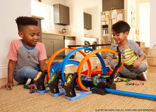 Load image into Gallery viewer, Hot Wheels Corkscrew Crash Track Set