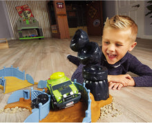 Load image into Gallery viewer, Little Tikes Slammin' Racers Scrapyard Derby