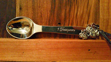Load image into Gallery viewer, The Pioneer Woman Cowboy Rustic Metal Figural Measuring Spoons