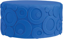 Load image into Gallery viewer, Wilton Decorator Preferred Red Fondant, 24 oz. Fondant Icing