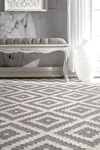 Load image into Gallery viewer, nuLOOM MTVS174B Hand Tufted Kellee Wool Rug, 6' Round, Grey