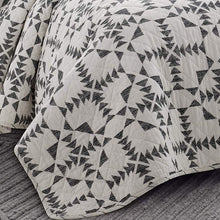 Load image into Gallery viewer, Eddie Bauer Arrowhead Collection 100 Percent Cotton Light-Weight Quilt Bedspread Matching Shams