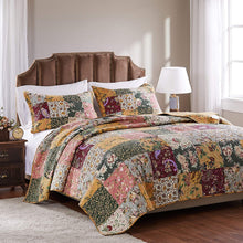 Load image into Gallery viewer, Greenland Home Antique Chic 100% Cotton Authentic Patchwork Quilt Set