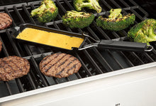 Load image into Gallery viewer, Cuisinart CCMP-203 BBQ Cheese Melt Pan, Black