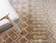 Load image into Gallery viewer, Unique Loom Moroccan Trellis Collection Moroccan Trellis Geometric Transitional Beige/Ivory Area Rug (10' 8 x 16' 5)