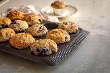 Load image into Gallery viewer, SAVEUR SELECTS 5-piece Bakeware Set, Non-stick, Warp-resistant Carbon Steel, Dishwasher Safe, Artisan Series
