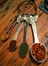 Load image into Gallery viewer, The Pioneer Woman Cowboy Rustic Metal Figural Measuring Spoons