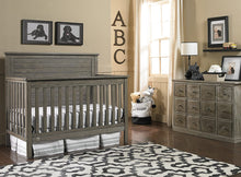 Load image into Gallery viewer, Fisher-Price Quinn 4-in-1 Convertible Crib