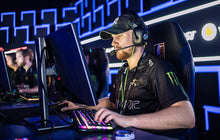 Load image into Gallery viewer, Fnatic Gear Mechanical Esports Pro Gaming Keyboard MX Cherry Switches, US Layout