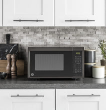 Load image into Gallery viewer, GE Appliances Microwave Oven, 0.9 Cu Ft