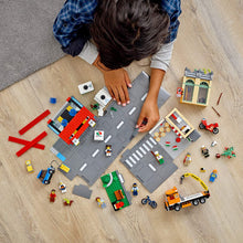 Load image into Gallery viewer, LEGO City Town Center 60292 Building Kit; Cool Building Toy for Kids, New 2021 (790 Pieces)