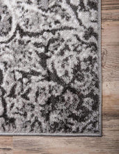 Load image into Gallery viewer, Traditional Vintage Area Rug