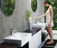 Load image into Gallery viewer, Delta Faucet Modern Single-Handle Bathroom Faucet with Drain Assembly, Chrome 581LF-PP