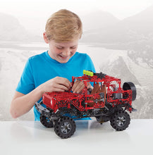 Load image into Gallery viewer, K'NEX Jeep Wrangler Building Set - 682 Parts - Authentic Battery Powered Motorized Replica - STEM Toy - Ages 9 &amp; Up, Multi