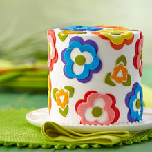 Load image into Gallery viewer, Wilton Decorator Preferred Red Fondant, 24 oz. Fondant Icing