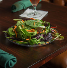 Load image into Gallery viewer, Carlisle 695607 Petal Mist Polycarbonate Crystal Plate, 8.88&quot; Diameter, Clear (Case of 36)