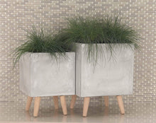 Load image into Gallery viewer, Deco 79 Fiber Clay and Wood Planter, Set of 2, Black/Light Brown, 15&quot; x 18&quot;