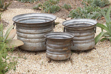 Load image into Gallery viewer, Deco 79 Metal Planter