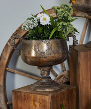 Load image into Gallery viewer, Deco 79 29553 Planter, Tarnished Brass